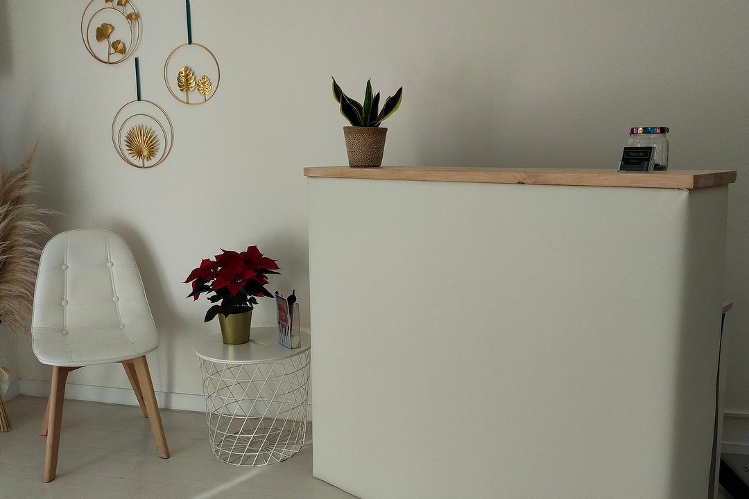 Pincel Y Uñas, Gavà, Provincia de Barcelona
