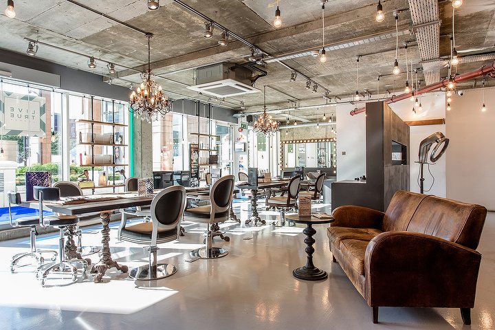 Live True London - Vauxhall - Coiffure Unit 8, Flagstaff House - Photo de galerie - OneBooking