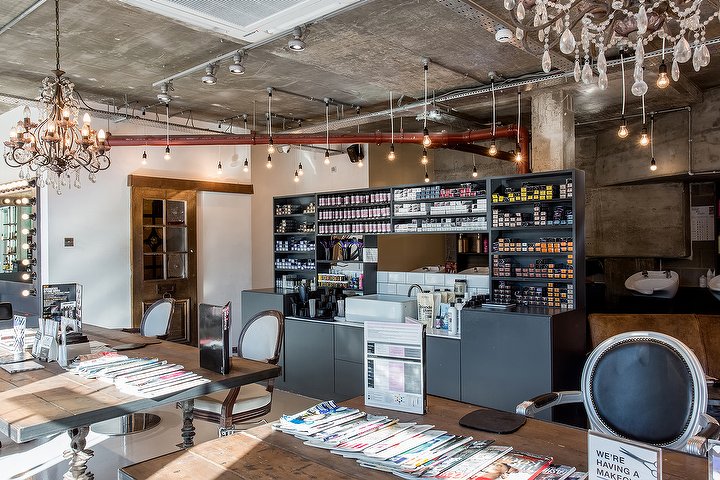 Live True London - Vauxhall - Coiffure Unit 8, Flagstaff House - Photo de galerie - OneBooking