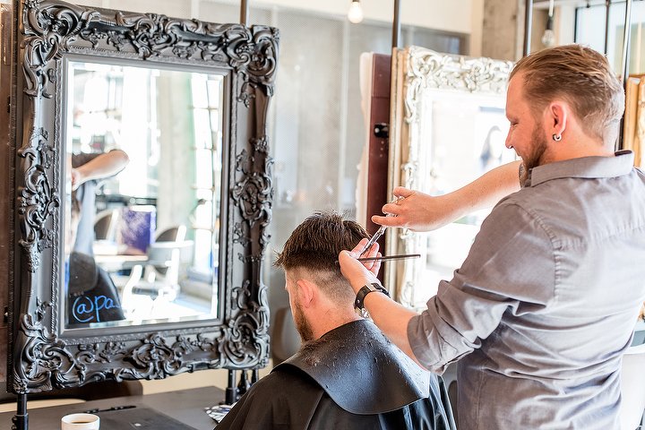Live True London - Vauxhall - Coiffure Unit 8, Flagstaff House - Photo de galerie - OneBooking