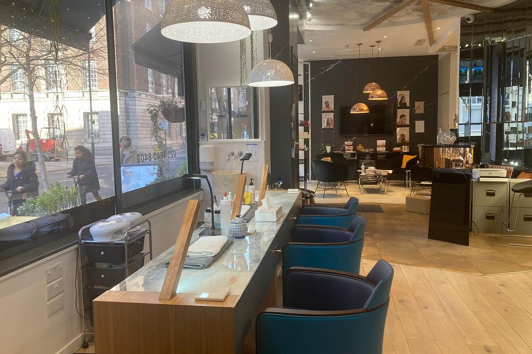 VV Nails, King's Cross, London