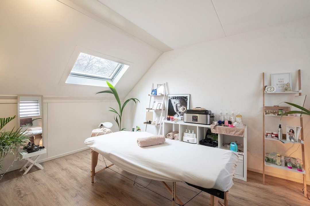 Soul&Massage Women's Paradise (ONLY FOR Women), Literatuurwijk, Almere