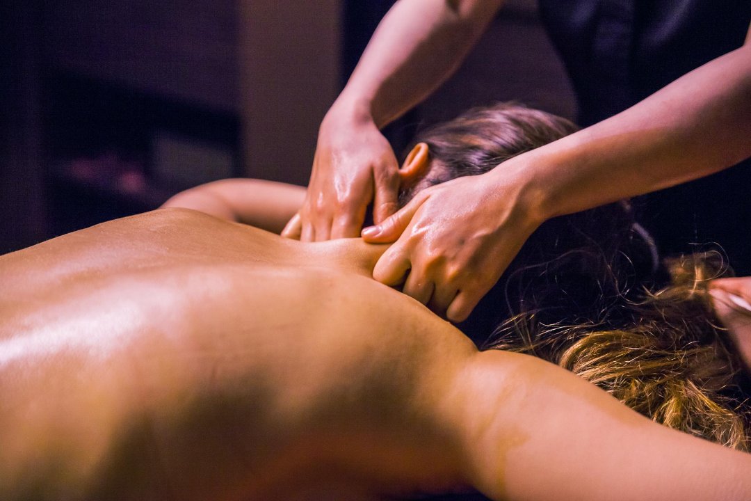 Therapeutic massage Canning Town, Barking, London