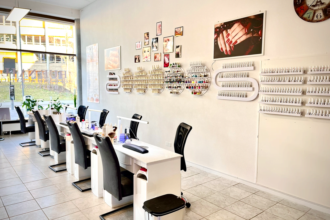 Hue Nails Wattwil, Wattwil, Canton de Saint-Gall