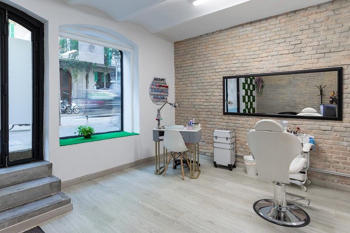 Estética TODA LINDA - Depilación con hilo, belleza y estética en Barcelona