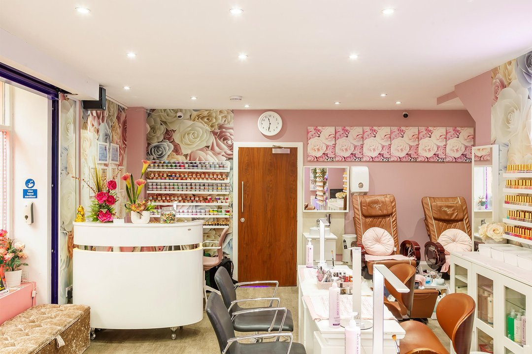 Top 20 Hairdressers and Hair Salons near Harpurhey, Manchester