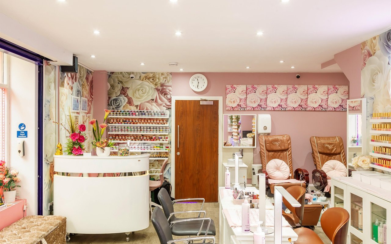 Top Nail Treatments At Nail Salons And Nail Bars In Manchester City Centre Manchester