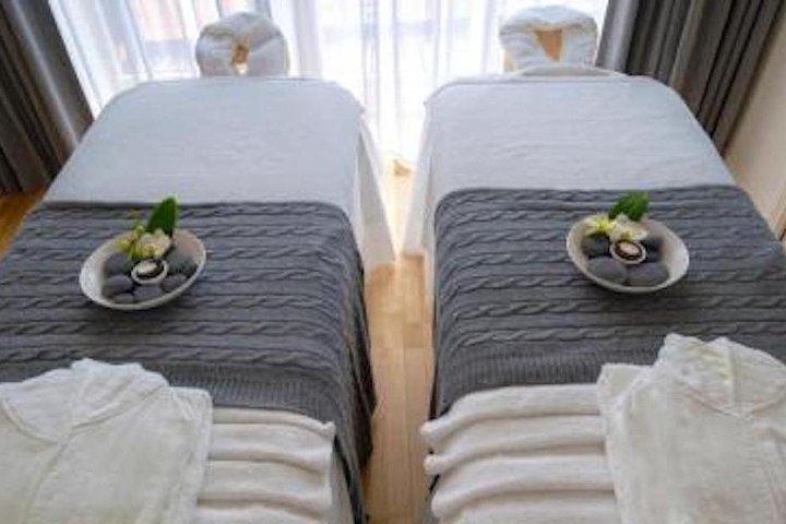 Ayurvedic Back Massage  Book your 45 min. Massage in Berkshire