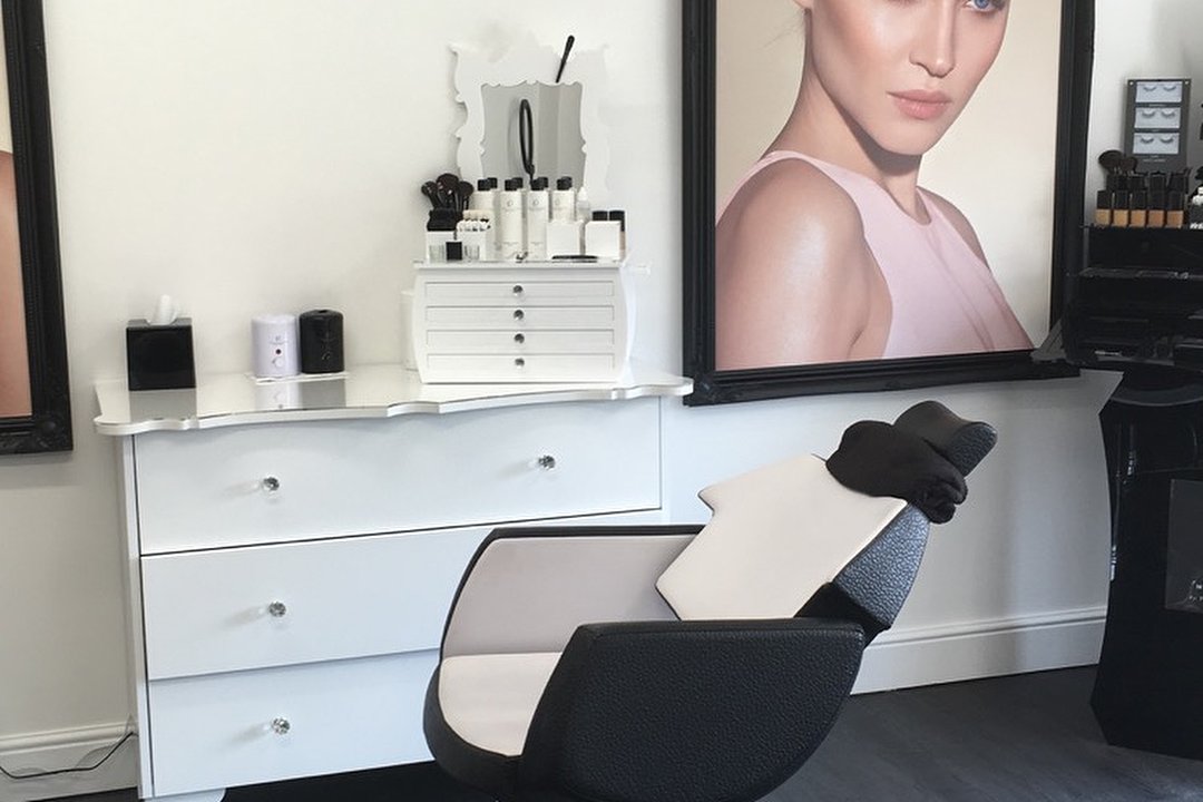 Jamie Long & Dickeybow Boutique, Wakefield