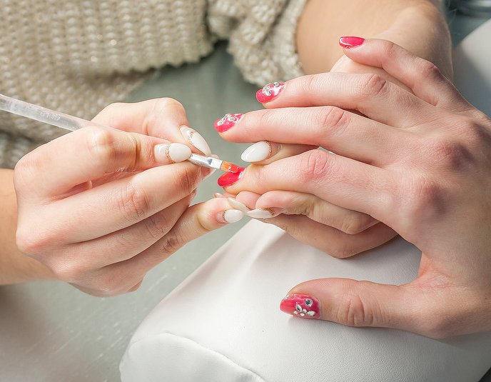 What are gel nails? What to expect