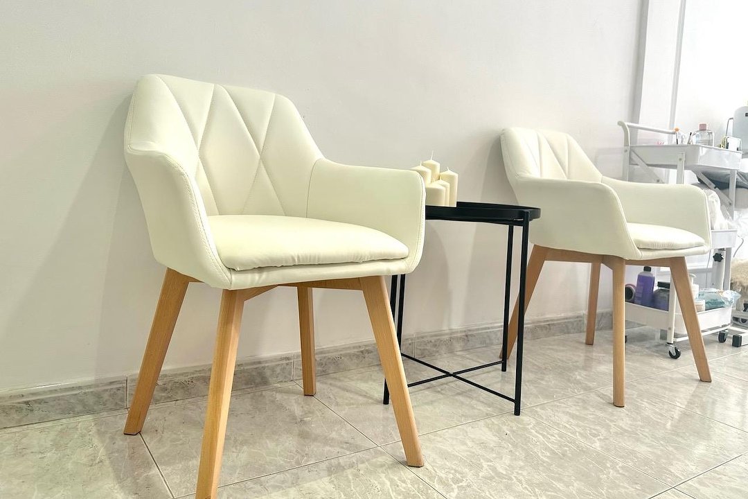 Havana Nails & Lashes & Brows, Almagro, Madrid