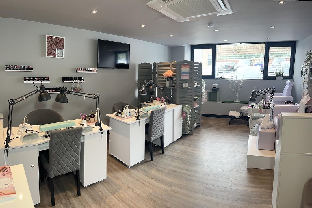 E and C Nails, Goffs Oak, Hertfordshire