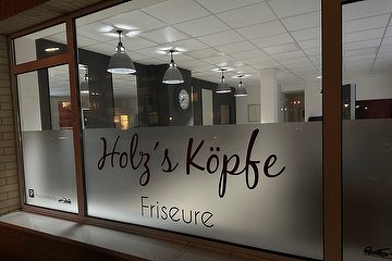 Holz's Köpfe - Friseure