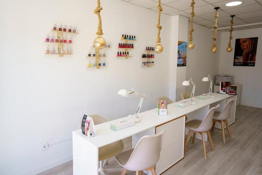 Deluxe Nails, Distrito Municipal, Comunidad de Madrid