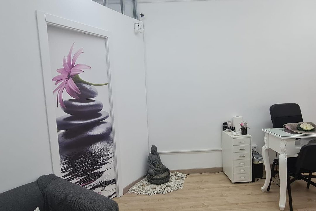 Centro de Estética Avanzada Cinta Martín, Vilapicina i la Torre Llobeta, Barcelona