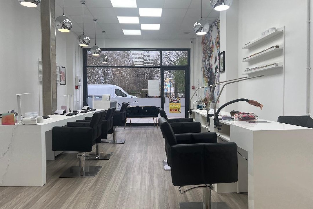 The 304 Beauty Bar, Manor House, London