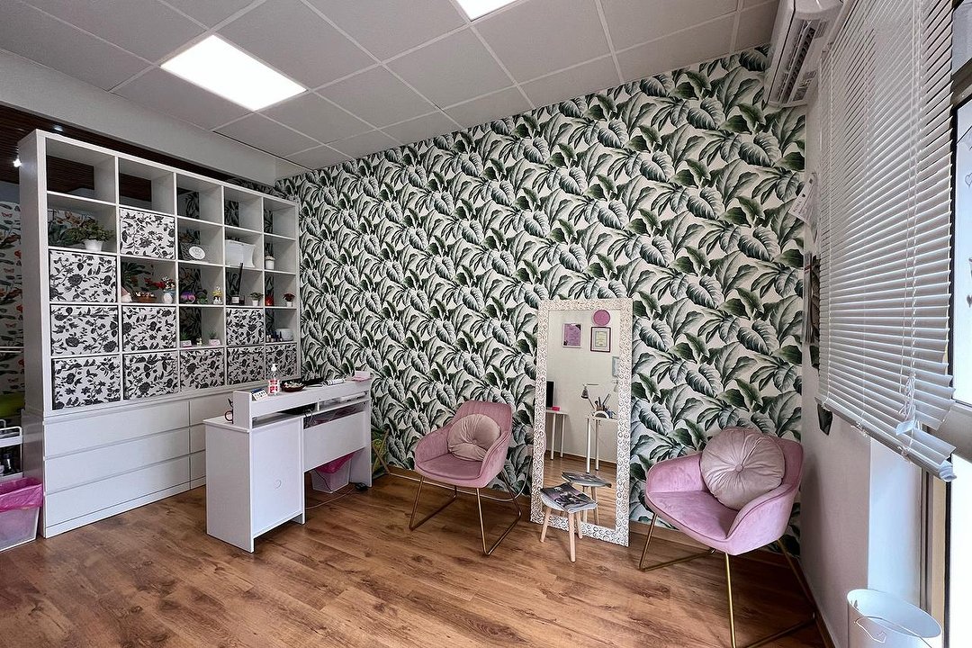 Tropical Nail Care Omayra, Zona Borghesiana, Roma