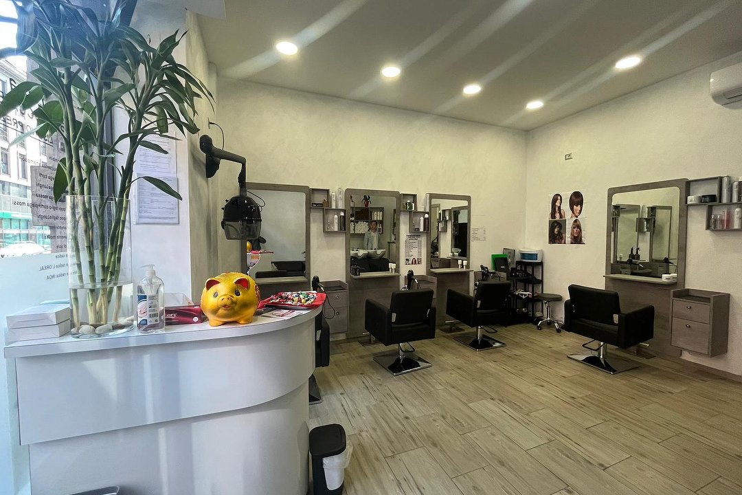 Luna Parrucchiere Nail Spa, Zona Farini, Milano