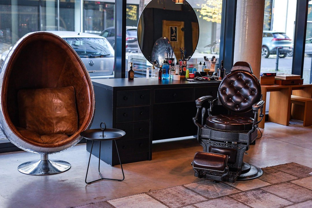 The Dirty Hairy's Moxy's Friseur in Ostend, Frankfurt am