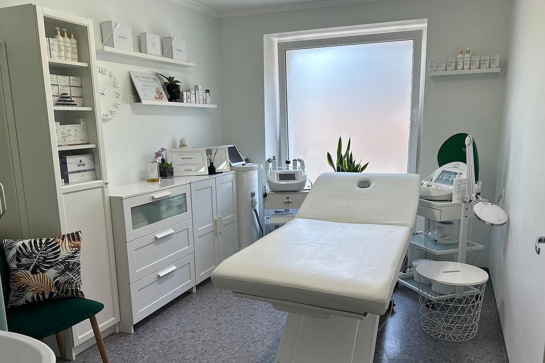 Grožio salonas "Maja", Senamiestis, Kaunas