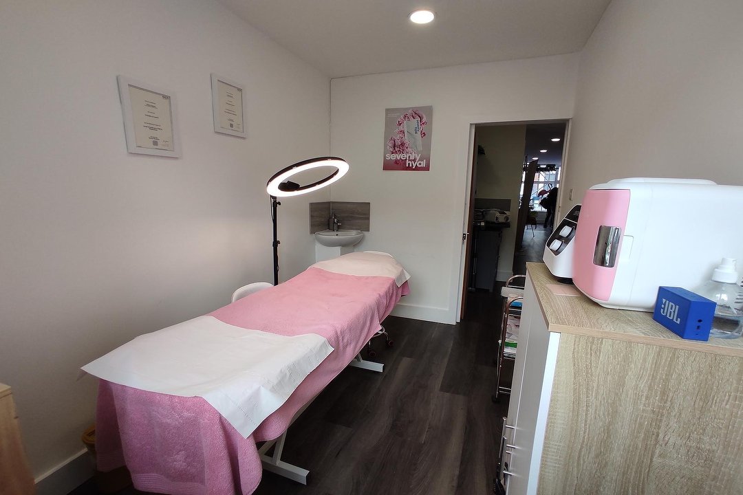 Aesthetics Chiara, Manor House, London