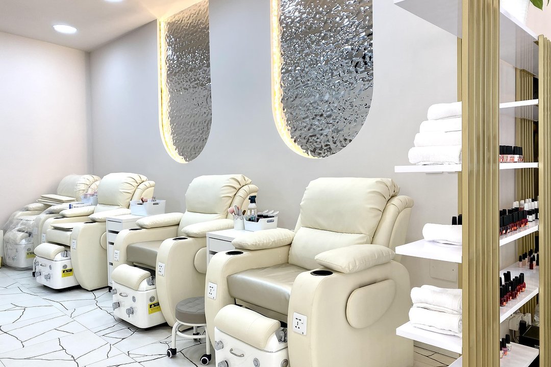 Dream House, Libia, Milano