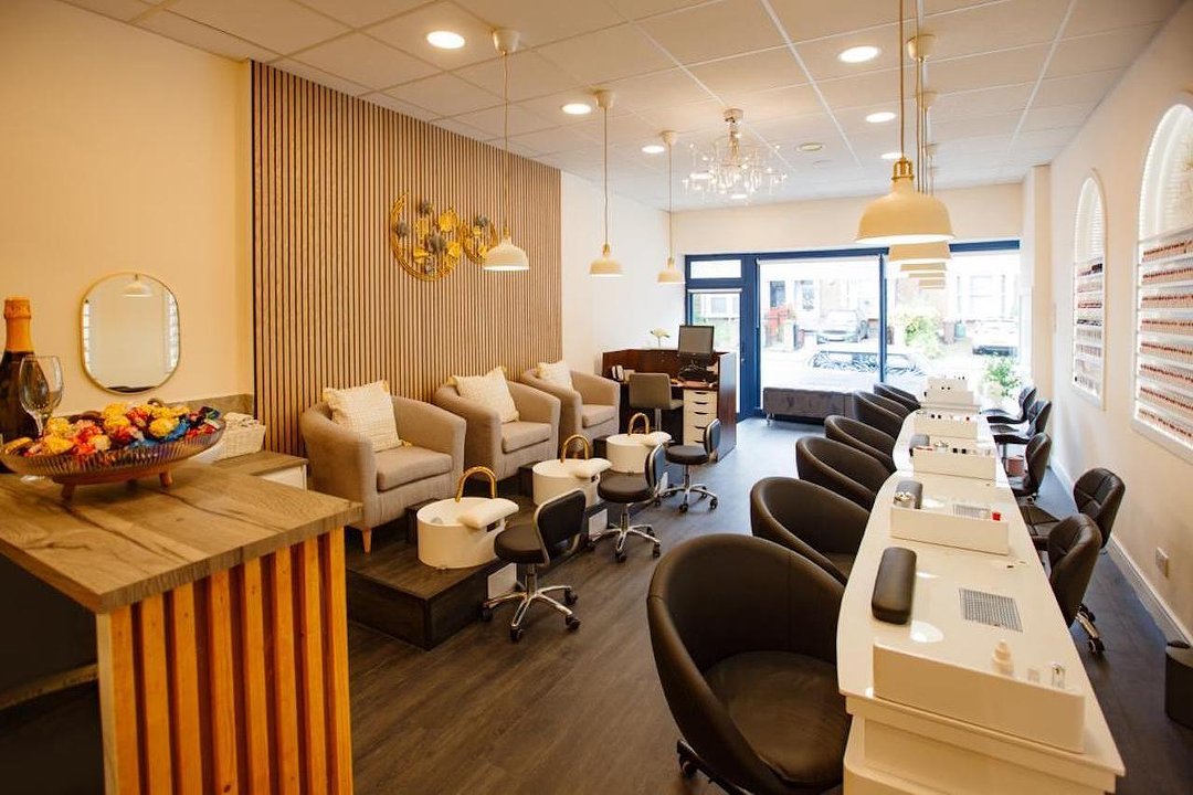 D’lux Nails & Beauty Salon, Archway, London