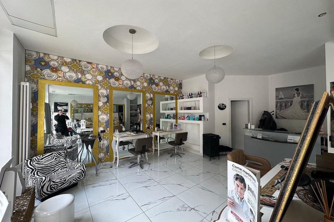 Hair Style di Anello Francesca, Parella, Torino