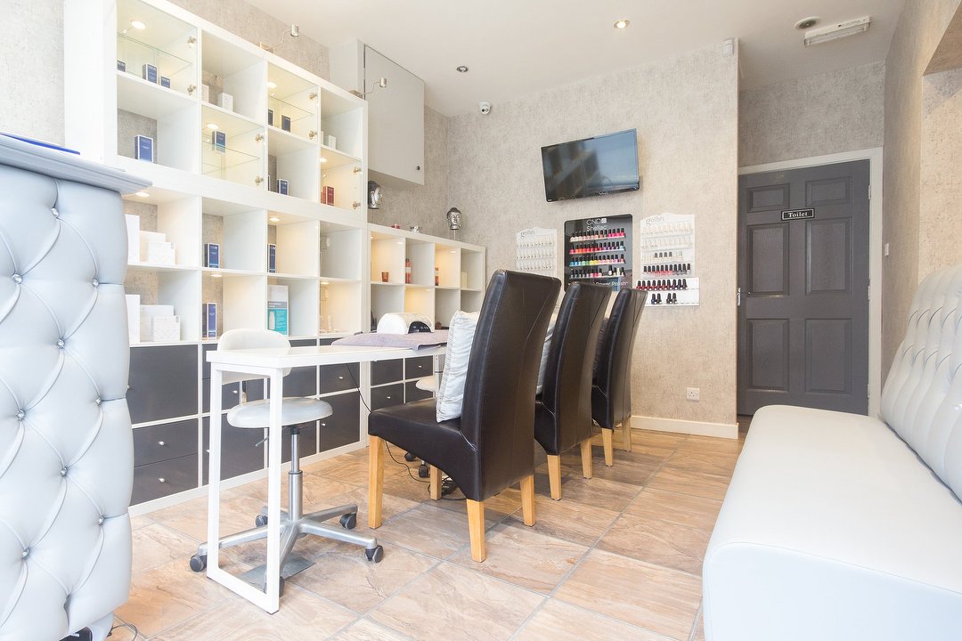 Debutante Unisex Beauty & Nail Salon, Cathcart, Glasgow