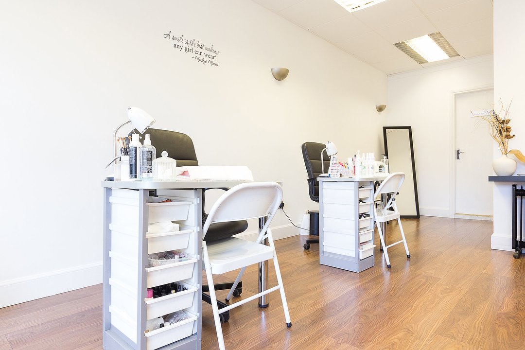 Amoura Nails & Beauty, Leith, Edinburgh