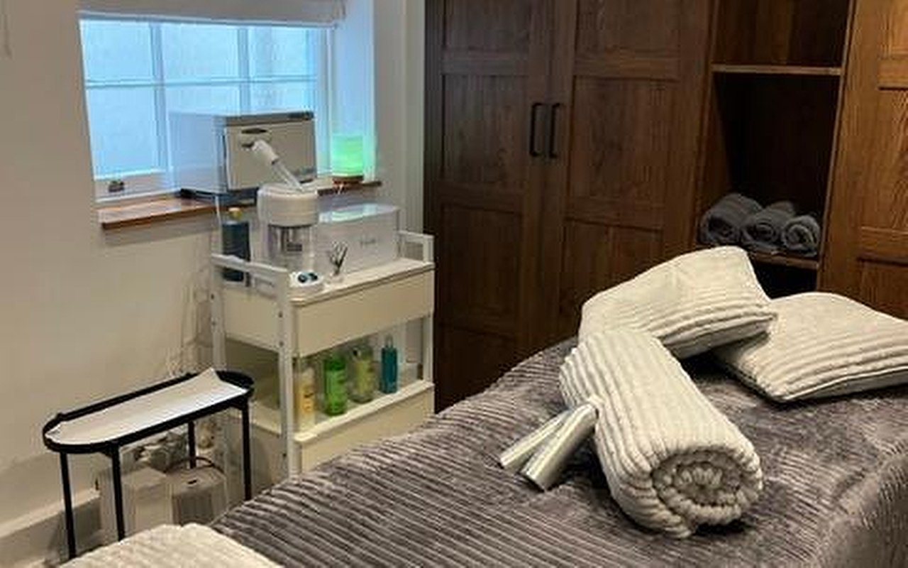 Hollywood Waxing near Belgravia, London Treatwell