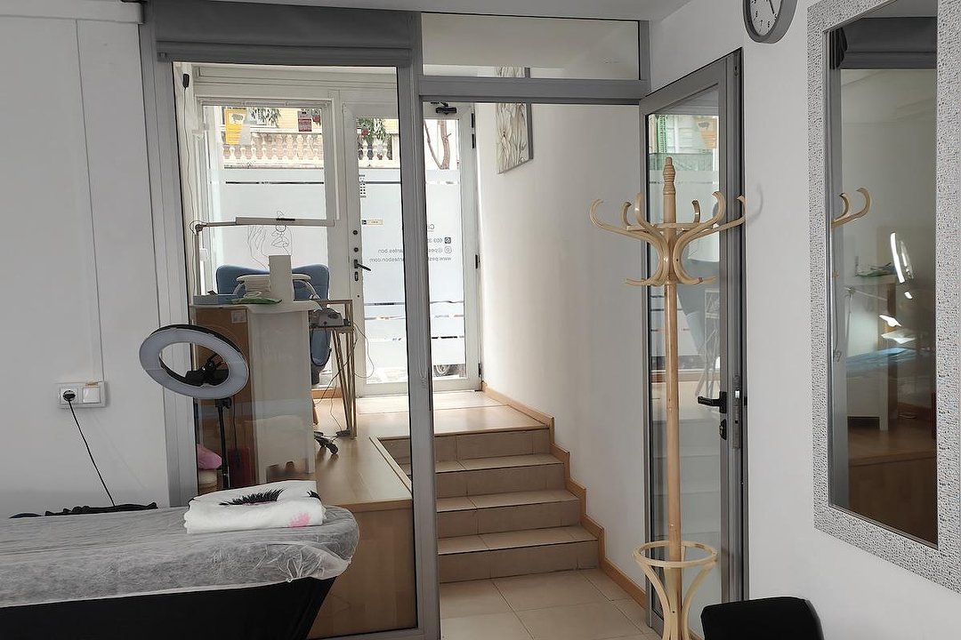 Pestañas Elegantes BCN, El Camp de l'Arpa del Clot, Barcelona