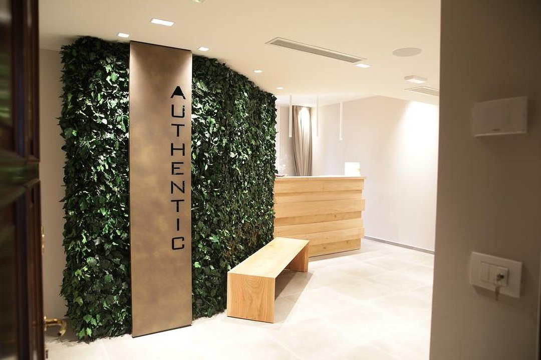 Clinica Authentic, Duomo, Milano