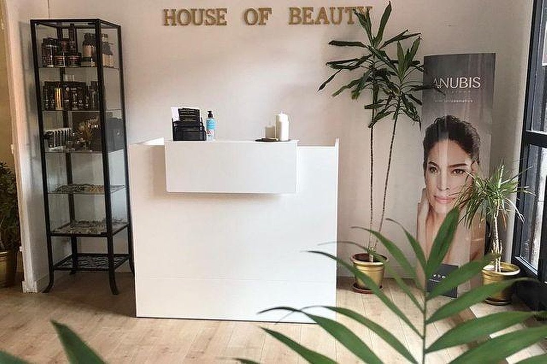 House of Beauty Barcelona, el Baix Guinardó, Barcelona