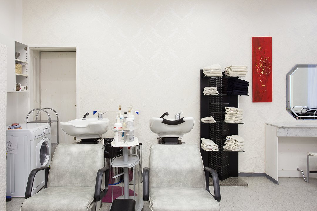 Hebenstreit und Friseure, 8. Bezirk, Wien
