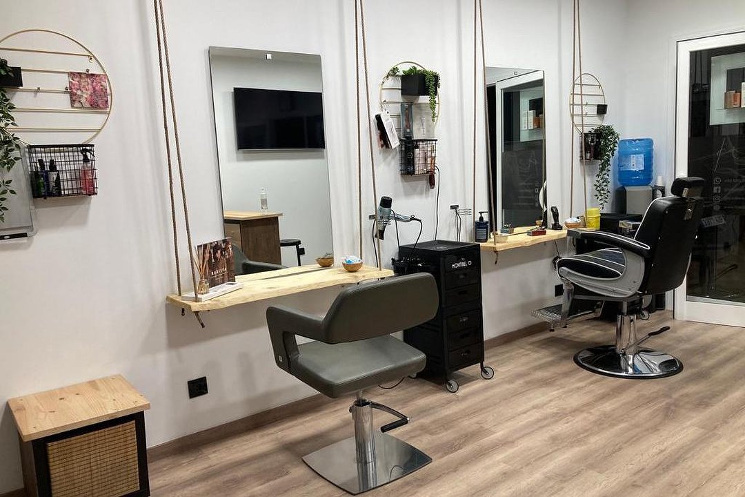 Ica’s Beauty Salon, Provincia de Girona