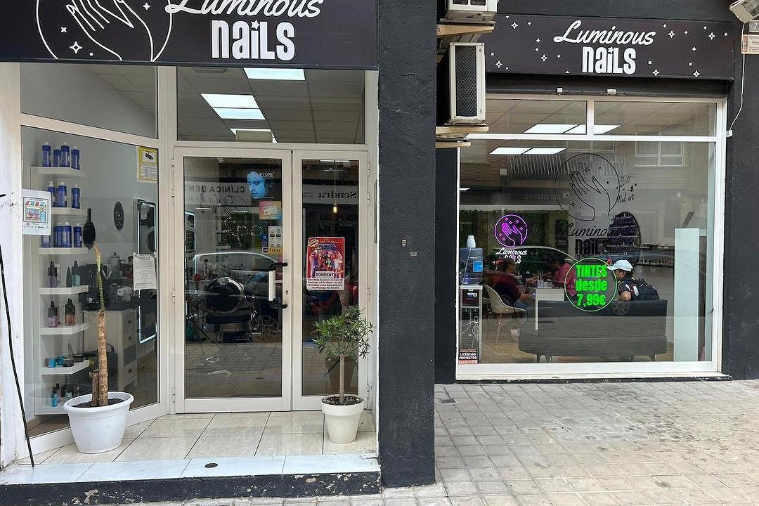 Luminous Nails Salón De Belleza, Comunidad de Valencia