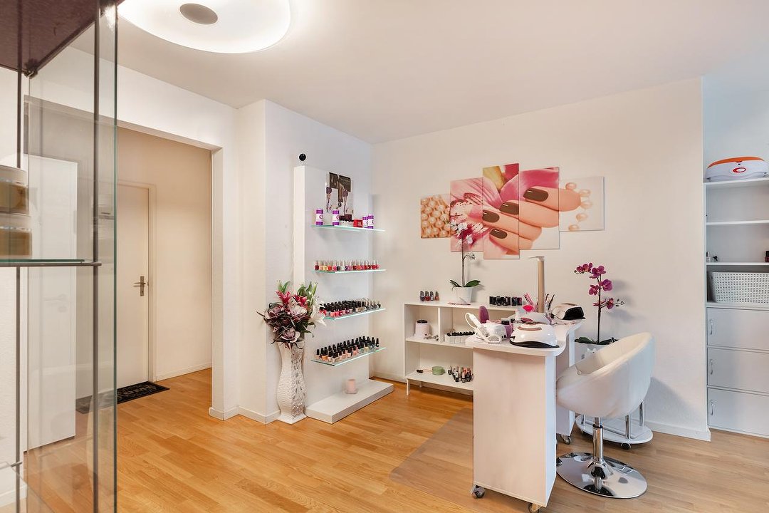 Nail Studio by Orsy, Hardplatz, Zürich