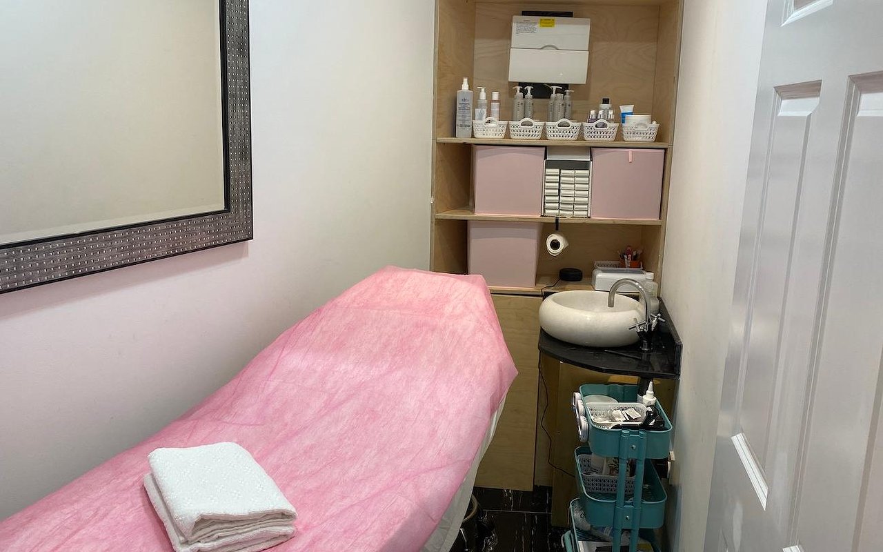 Hollywood Waxing near Homerton, London Treatwell