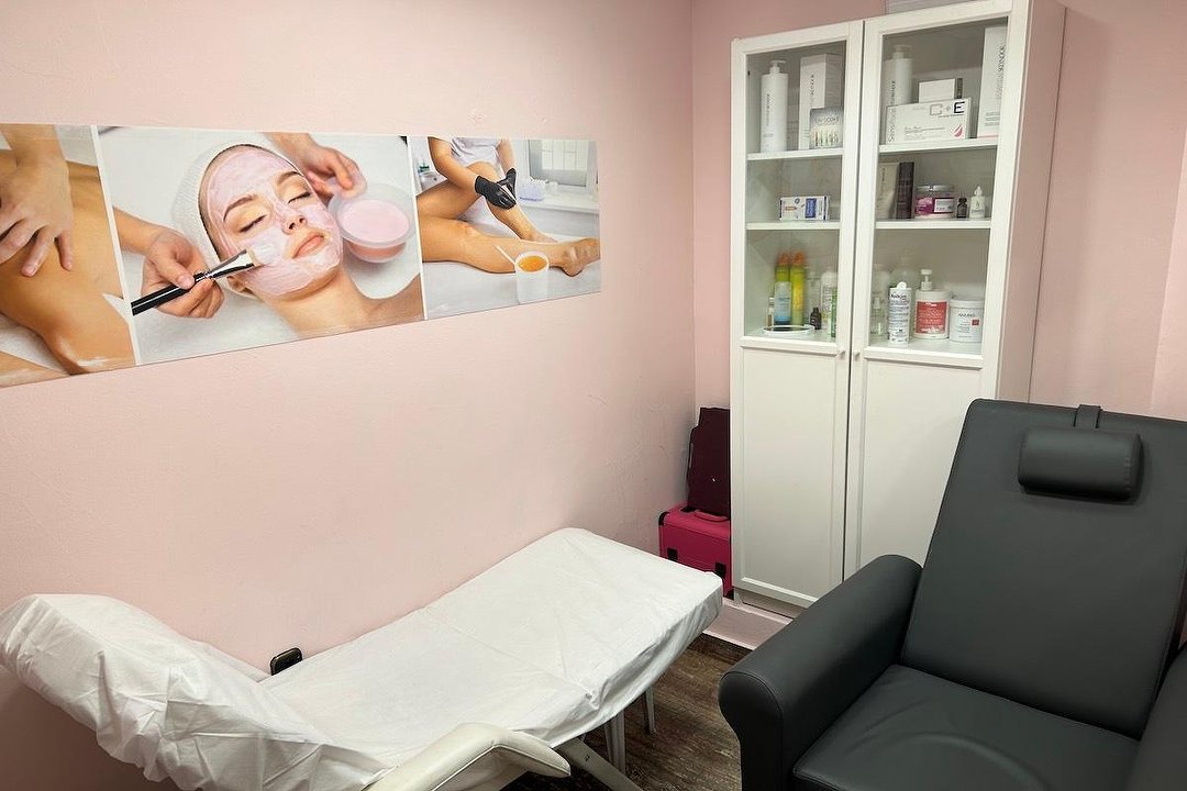 Peluquería & Estética Unisex Alexandra, Pacífico, Madrid