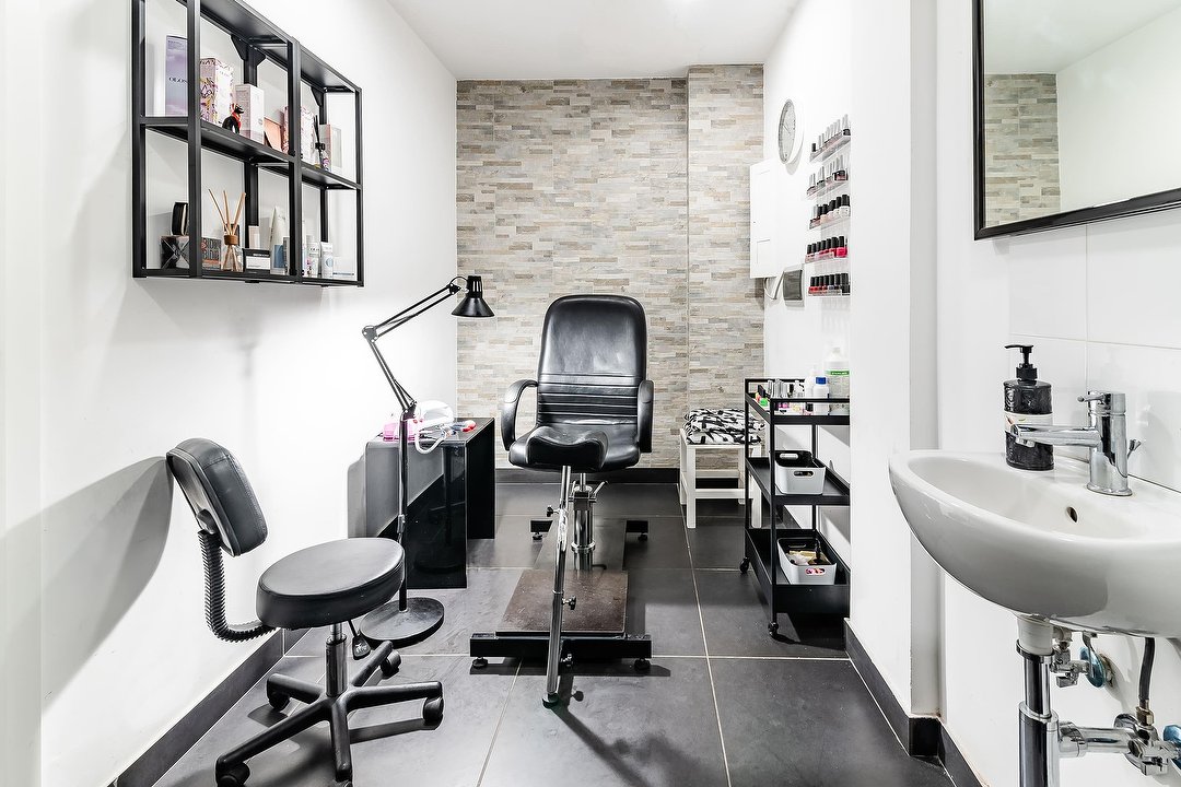 Laura Ferraris Benessere dei Piedi e Cura delle Mani, Aurelio, Roma