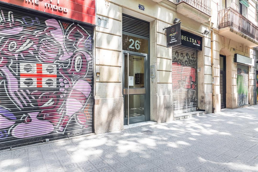 FlowTouch, Plaça de la Universitat, Barcelona
