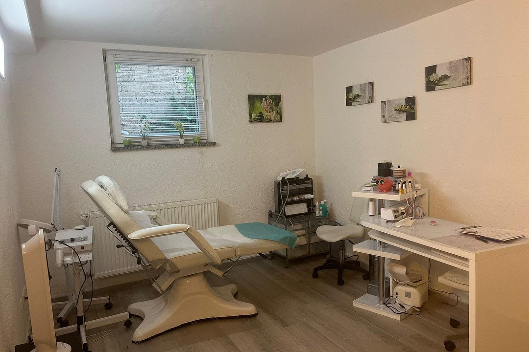 Selvis Health and Beauty Salon, Friedberg, Hessen