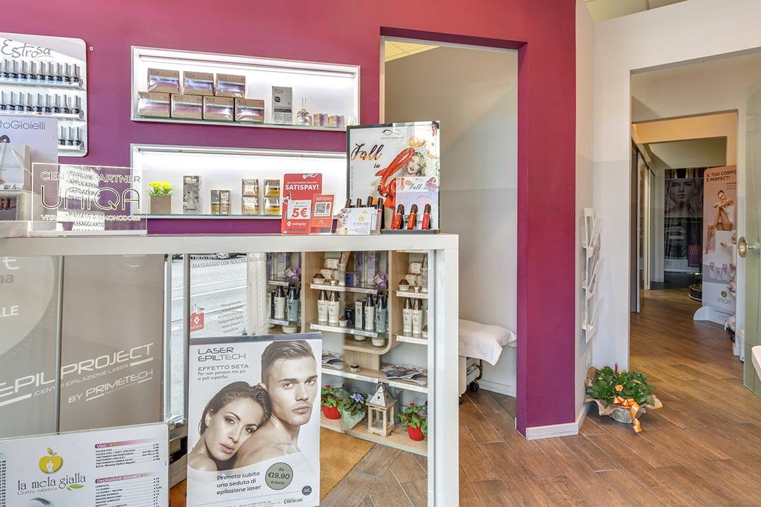 La Mela Gialla, Via Genova, Torino