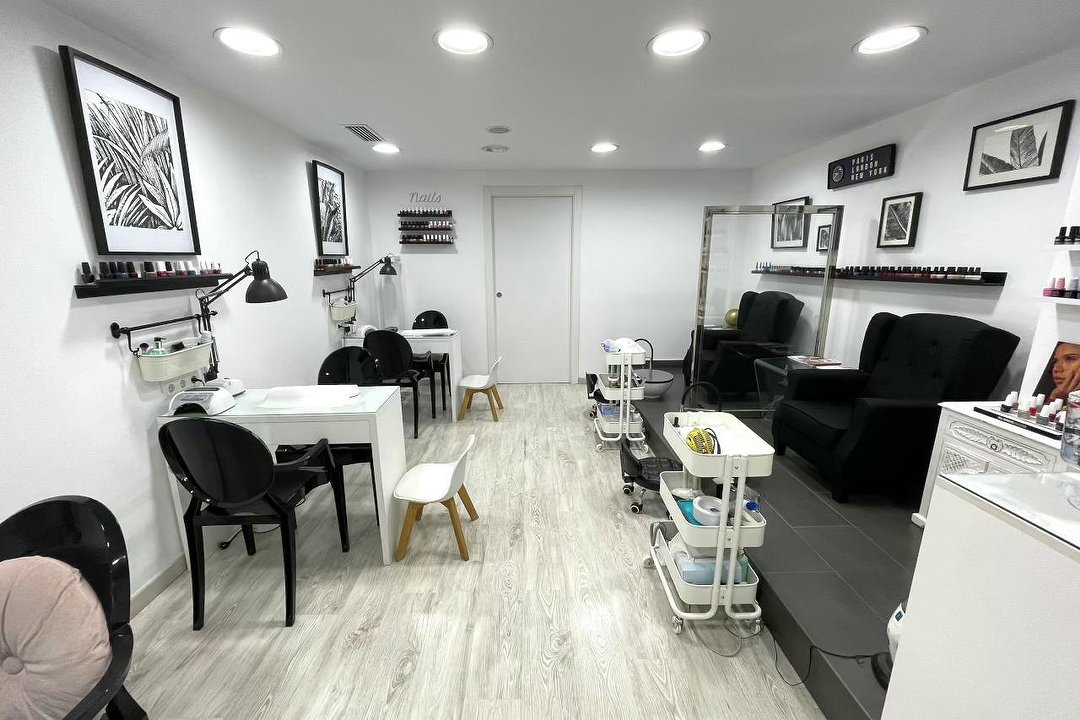 Beauty Salon 300th Avenue, Centre Castelldefels, Castelldefels