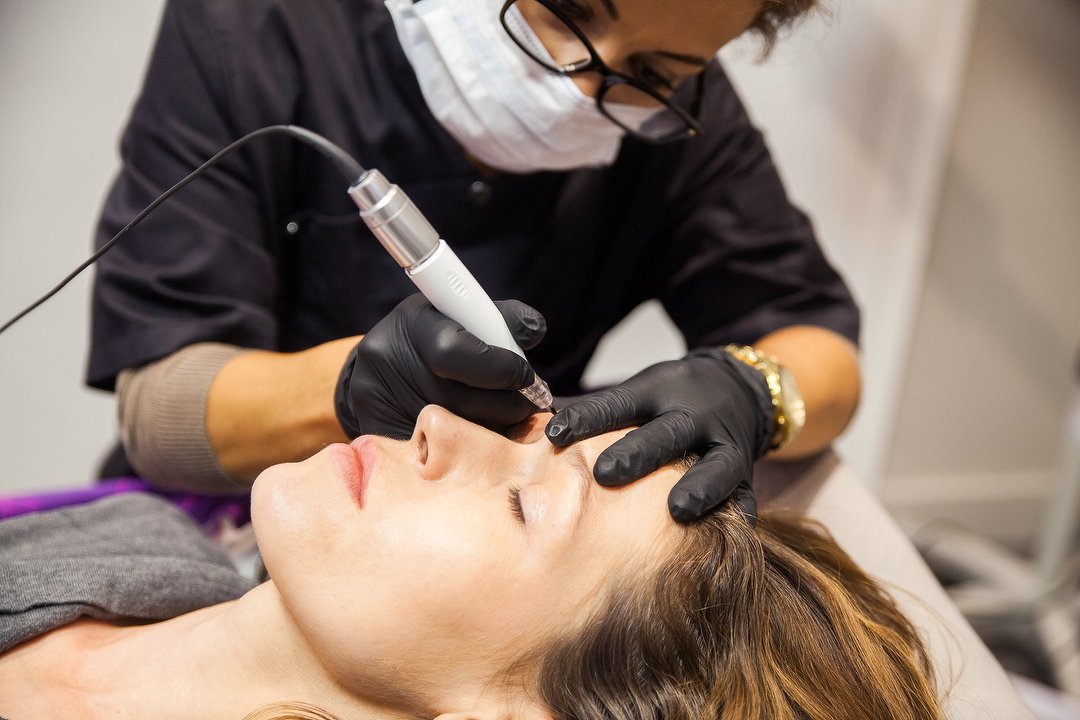 Sourcil Academy, Levallois-Perret, Hauts-de-Seine