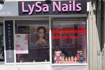 Lysa Nails