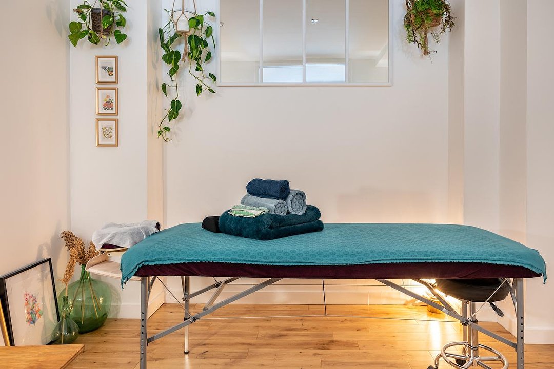 Claire WINDING - Naturopathie & Massage, Roquette, Paris