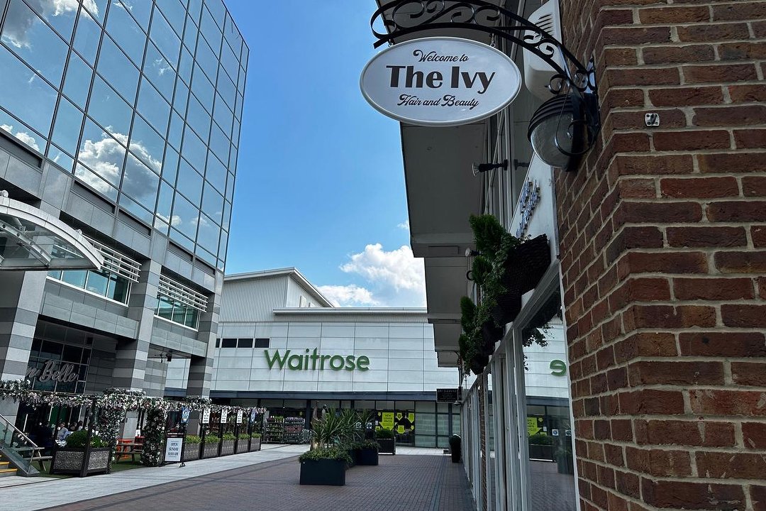 The IVY Barbers, St. Katherine's Dock, London