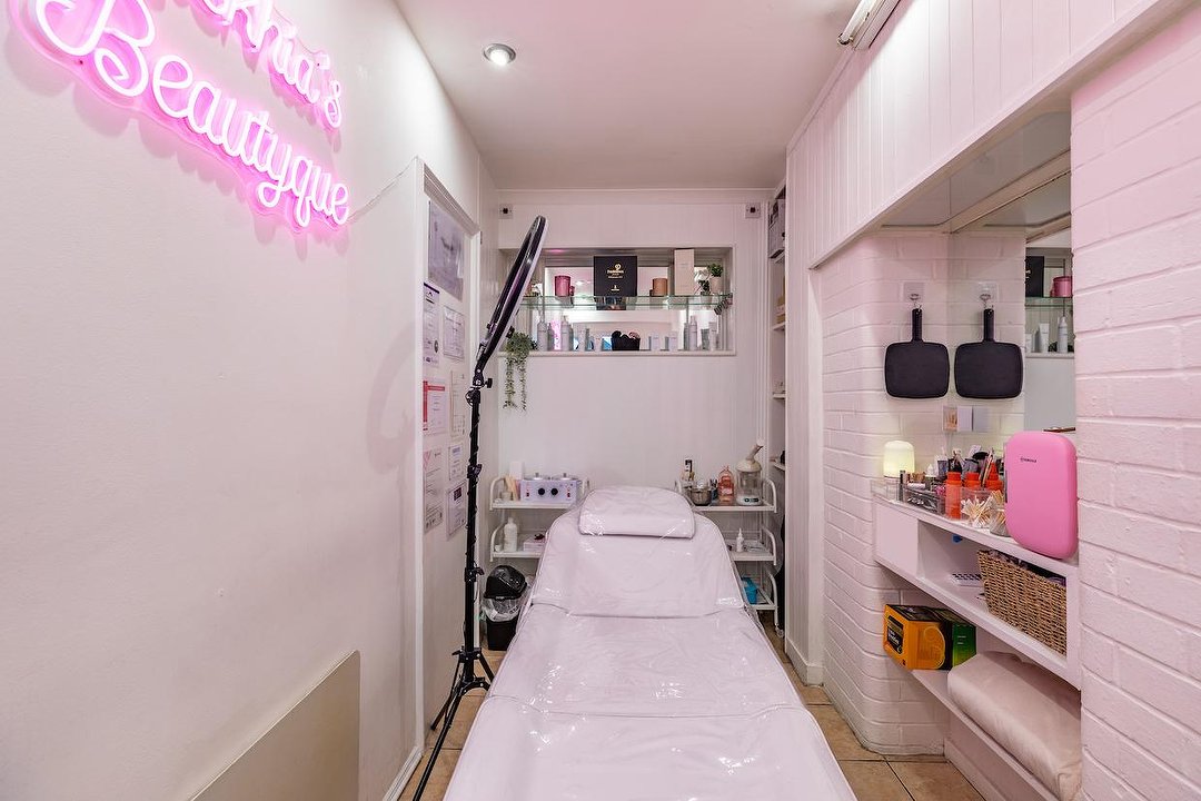 Zaskhia's Beautyque, Ladbroke Grove, London